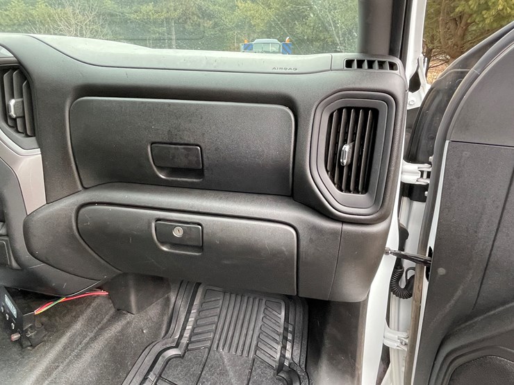 2020-chevrolet-2500hd-image-45