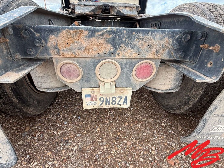 1999-freightliner-fld120-image-7