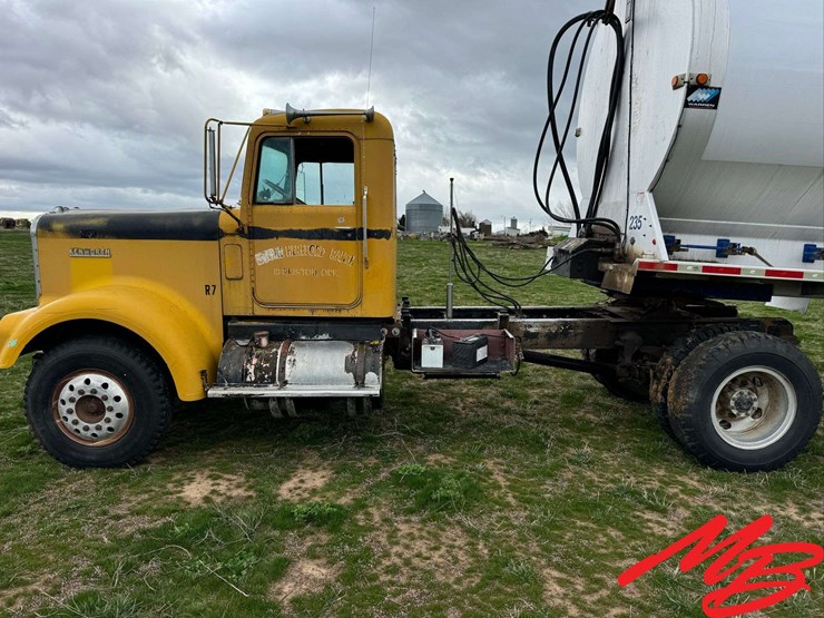 1964-kenworth-w923-image-26