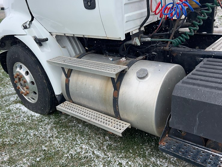 2005-international-8600-image-37