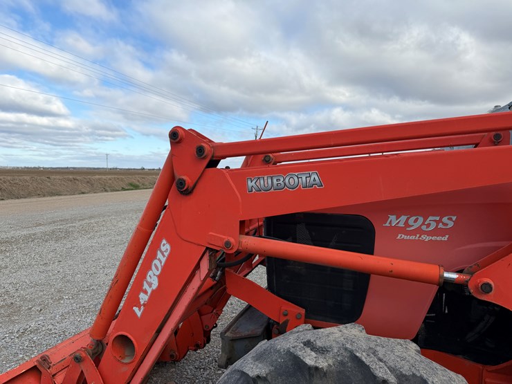 kubota-m95s-image-23