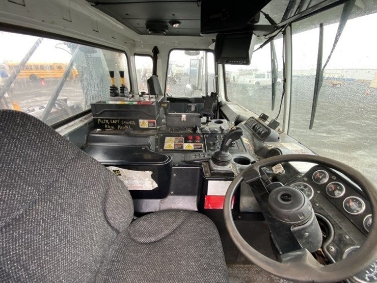 2010-autocar-xpeditor-image-11