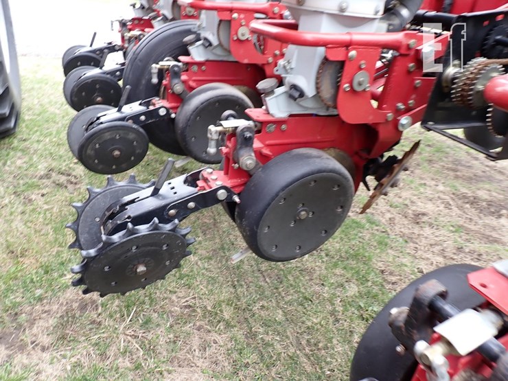 2007-white-8186-image-12