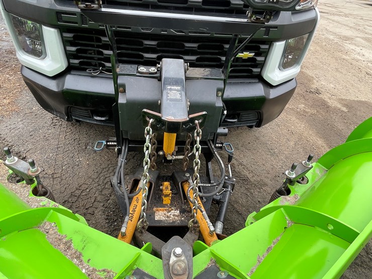 2020-chevrolet-2500hd-image-80