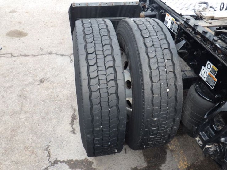 2024-kenworth-t680-image-14