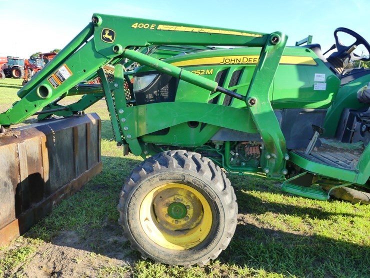 2018-john-deere-4052m-image-8