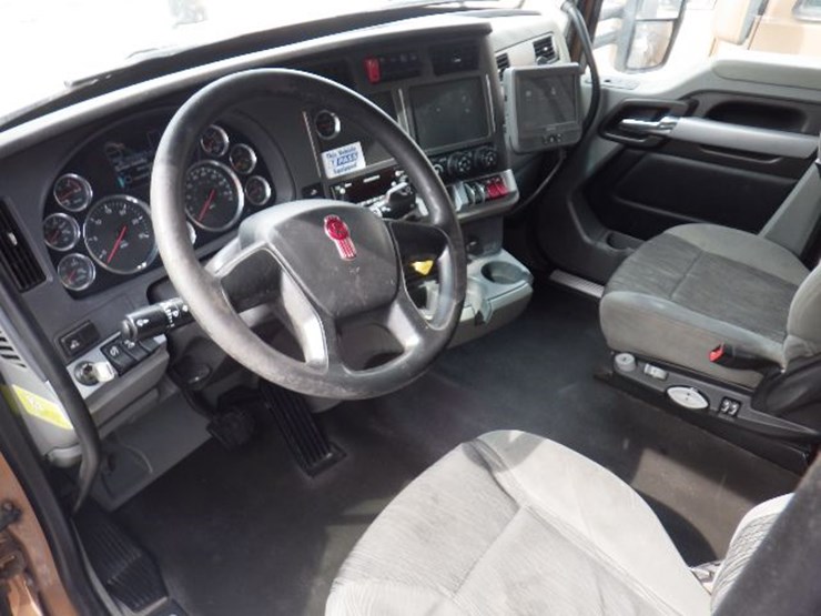 2022-kenworth-t680-image-19