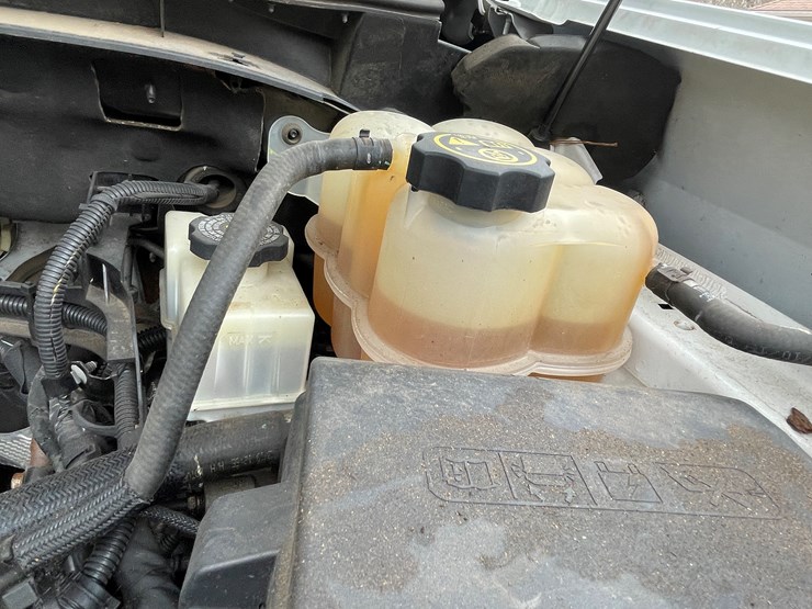 2020-chevrolet-2500hd-image-61