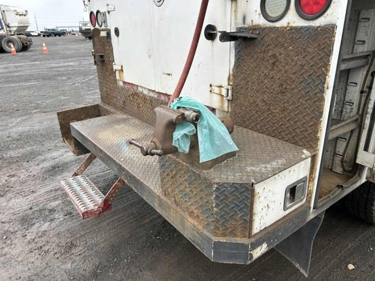 2010-ford-f550-xl-sd-image-18