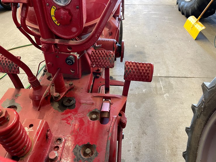 #1024-•-mccormick-farmall-h-tractor-(galesville,-wi)-image-18