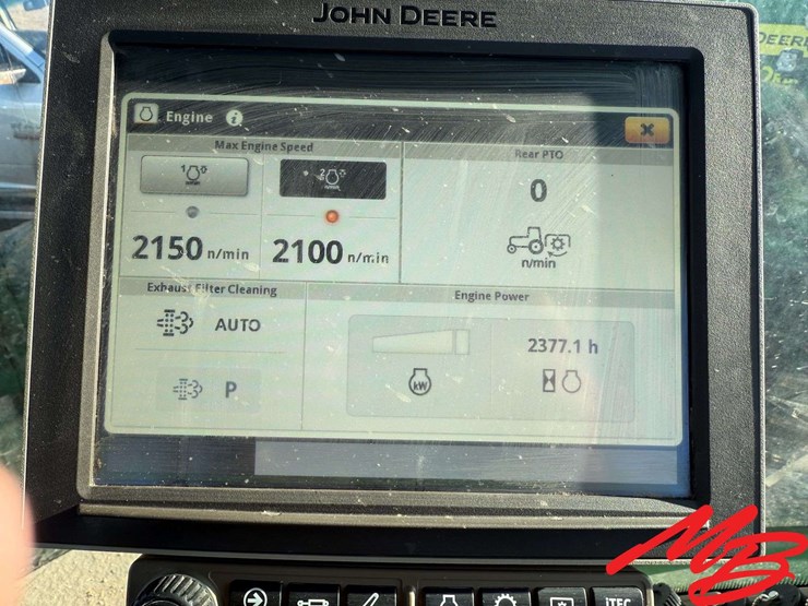 2021-john-deere-8r-370-image-23