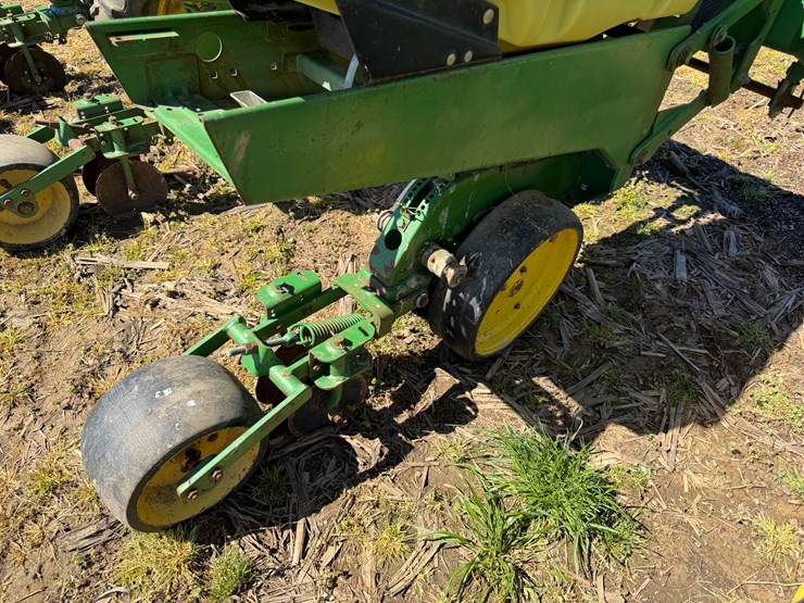 john-deere-7300-image-66