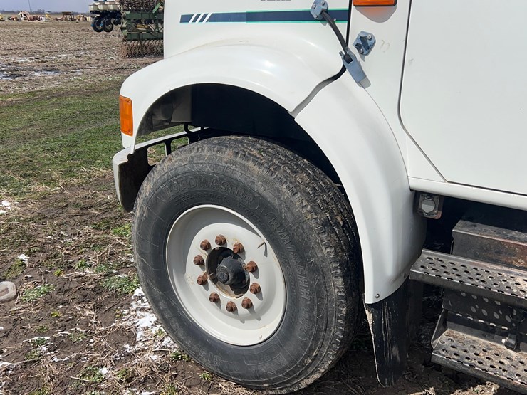 1999-international-4900-image-44