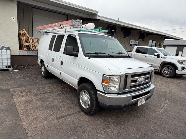#1020-•-2014-ford-econoline-service-van-(eau-claire,-wi)-(has-wi-title)-image-3