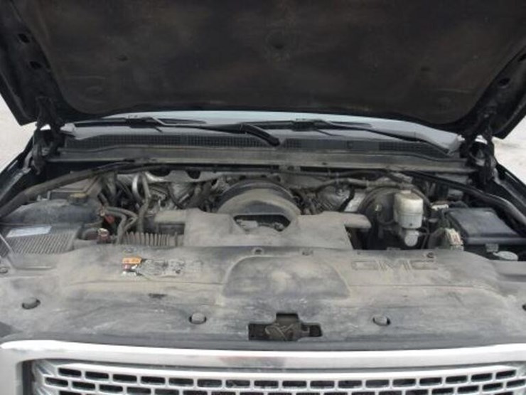 2016-gmc-yukon-denali-image-91