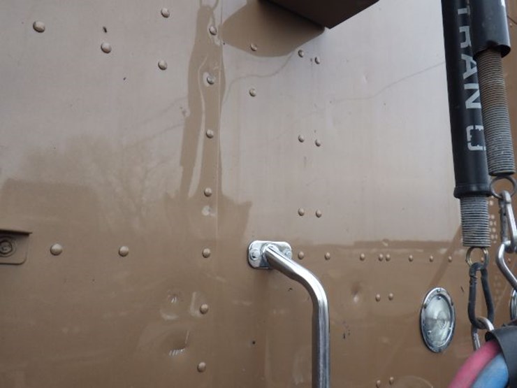 2022-kenworth-t680-image-18