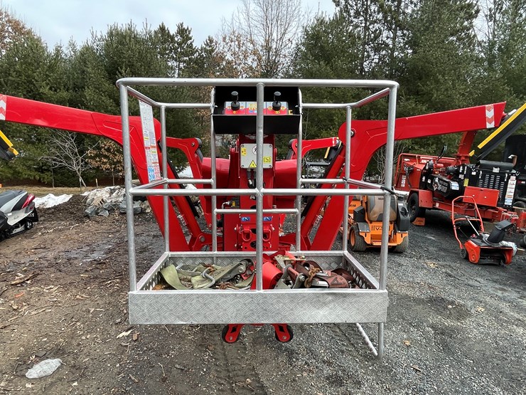 #1000-•-2024-cmc-90hd+-lift-(fall-creek,-wi)-image-13