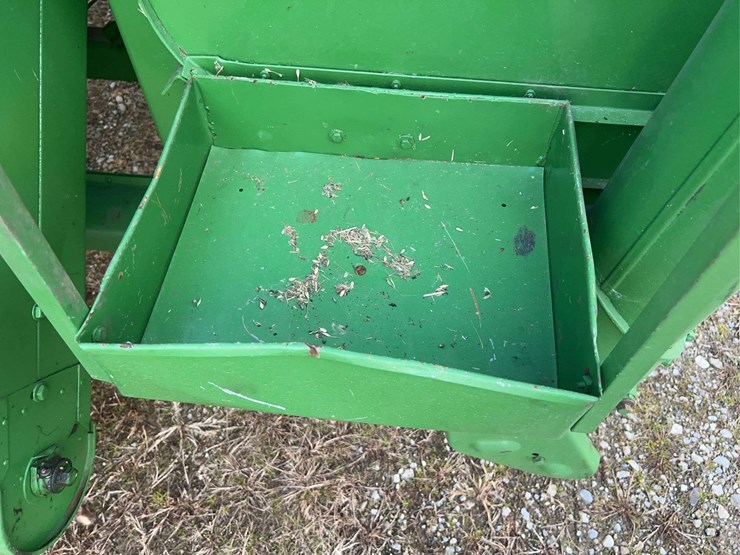 john-deere-no.-12a-pull-type-combine-image-35