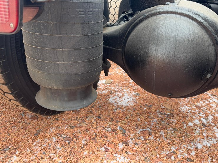 international-8600-image-13