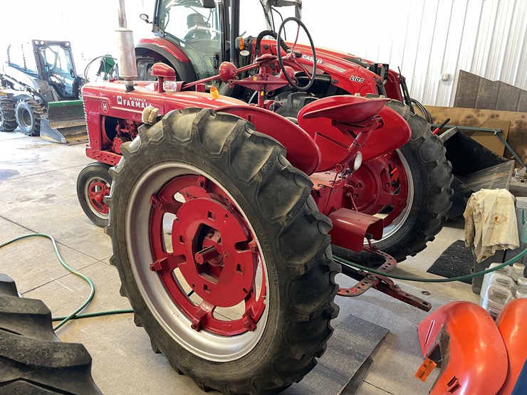 #1024-•-mccormick-farmall-h-tractor-(galesville,-wi)-image-5
