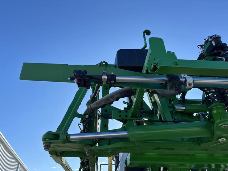 2022-john-deere-410r-image-38