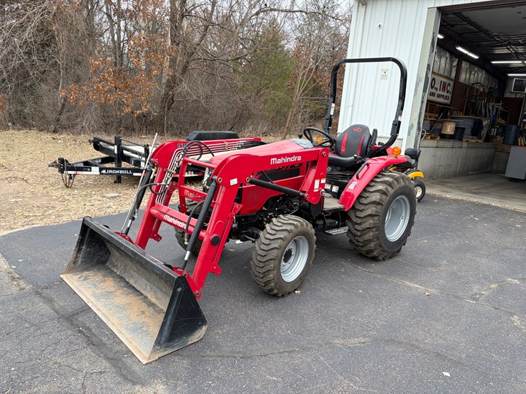 #1022-•-mahindra-2638-tractor-with-loader-(eau-claire,-wi)-image-1