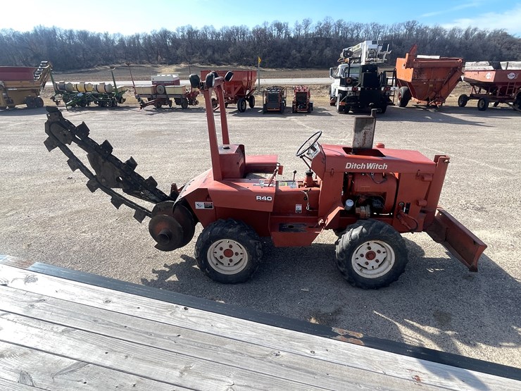 1975-ditch-witch-r40-image-4