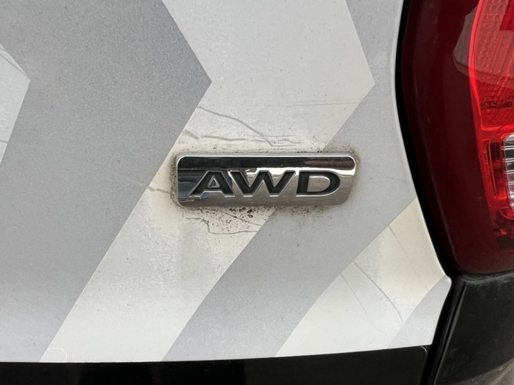 2016-ford-explorer-image-13