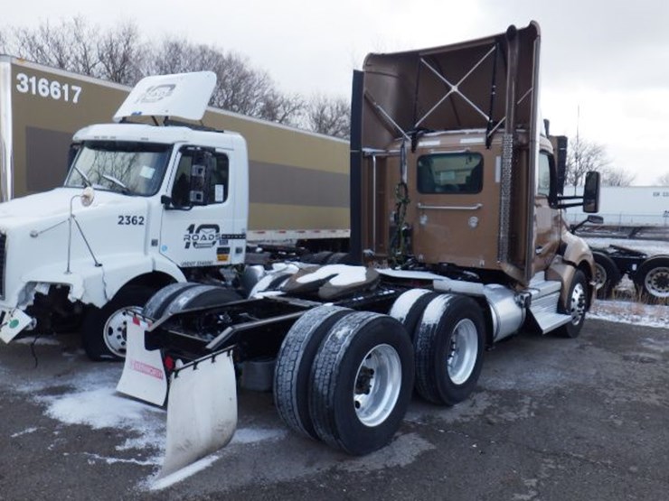 2022-kenworth-t680-image-9