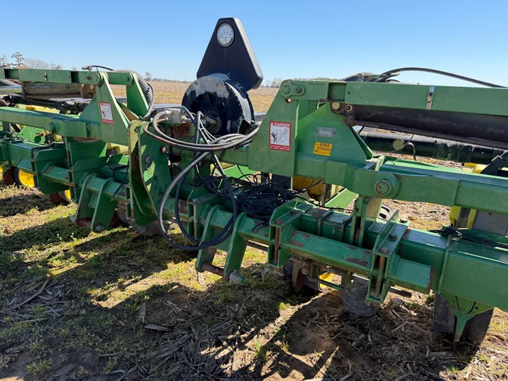 john-deere-7300-image-84