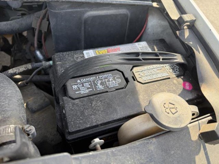 2001-chevrolet-suburban-image-22