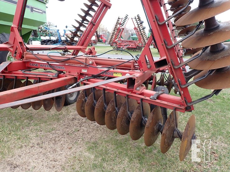 case-ih-3900-image-8