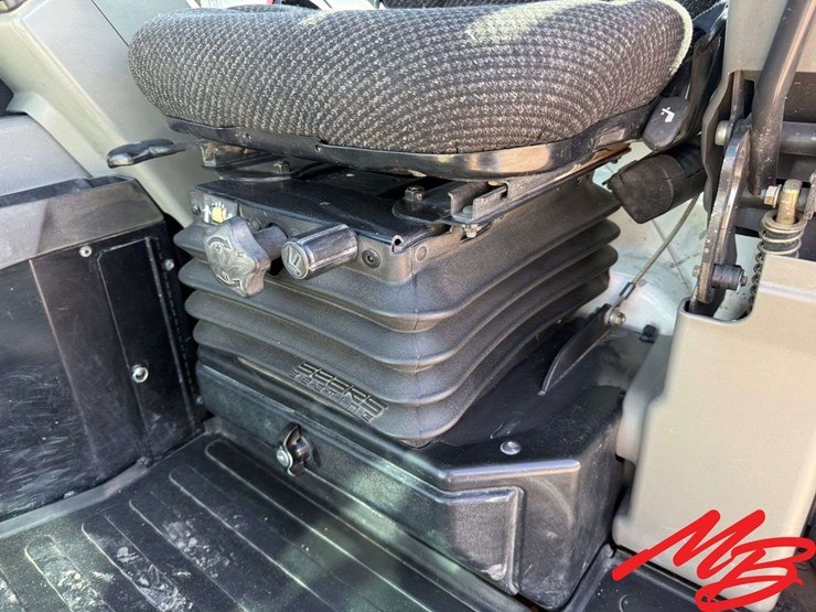 2013-bobcat-e35-image-29