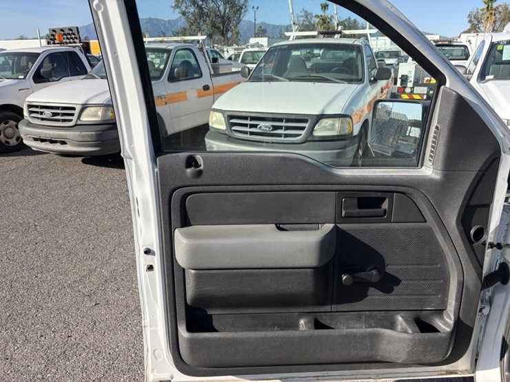 2014-ford-f150-image-10