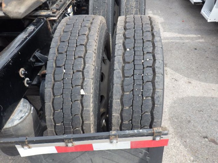 2022-kenworth-t680-image-7