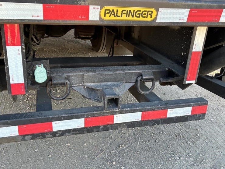 2013-ford-f650-xlt-image-6