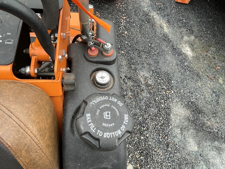 #1016-•-scag-v-ride-lawn-mower-(fall-creek,-wi)-image-24