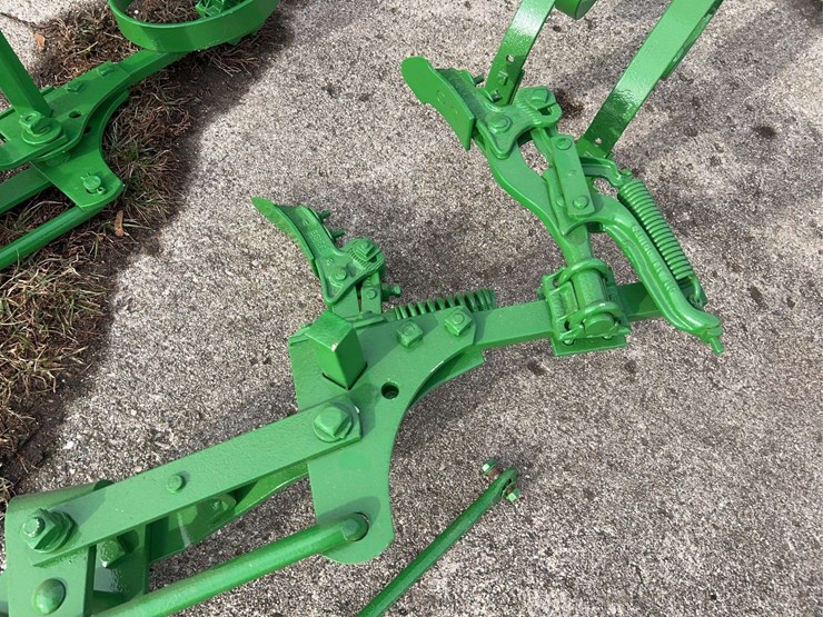 john-deere-one-row-mounted-cultivator-image-17