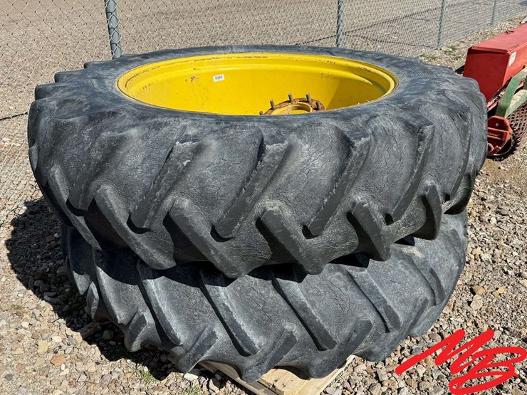 john-deere-4240-image-2