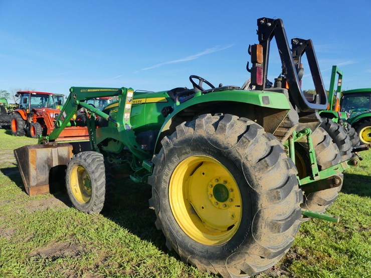 2018-john-deere-4052m-image-4
