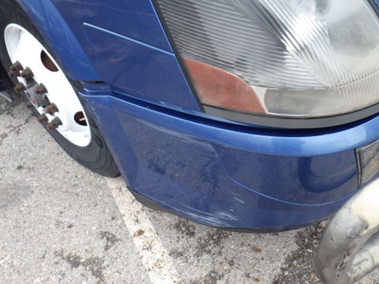 2017-volvo-vnl300-image-4