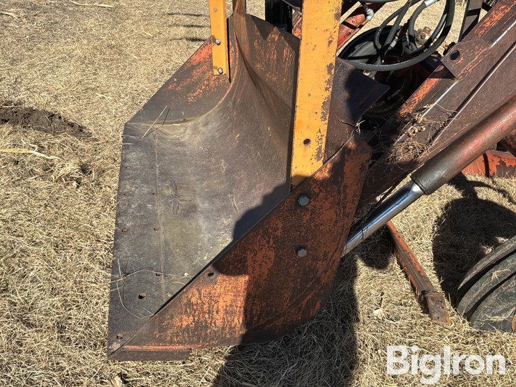 1957-farmall-350-2wd-tractor-w/loader-grapple-image-9