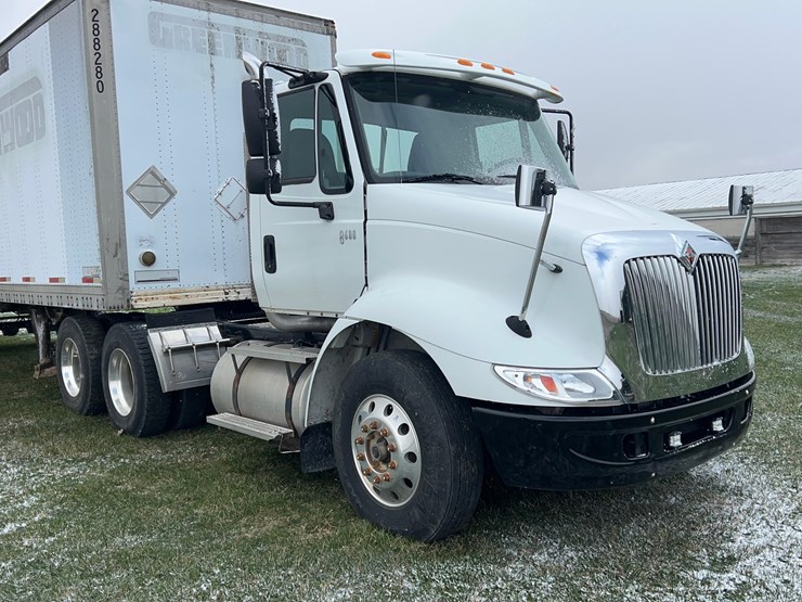 2005-international-8600-image-3