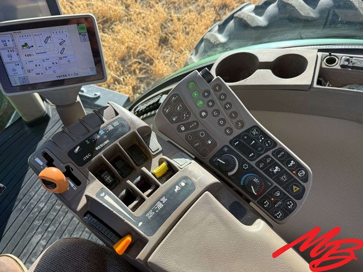 2010-john-deere-8245r-image-32