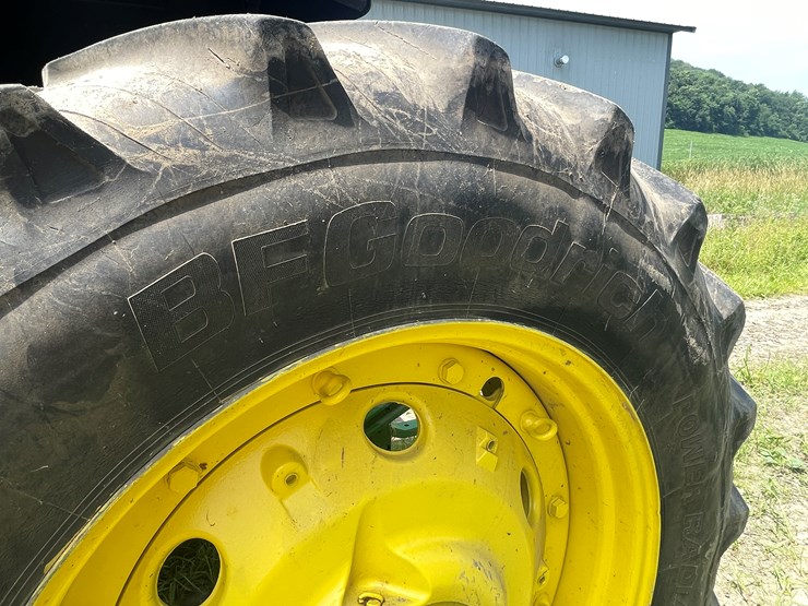 john-deere-7600-image-25