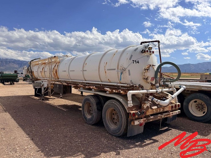 2012-tanker-trailer-image-3