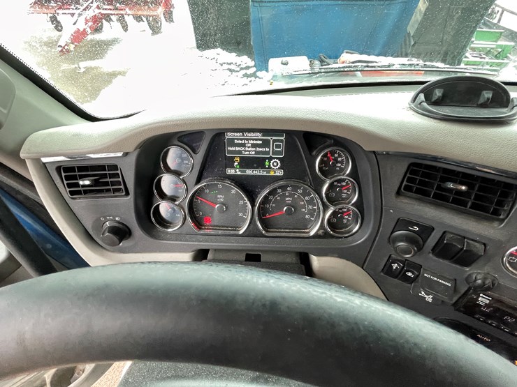 2019-peterbilt-579-image-53