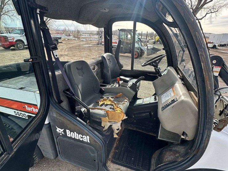 2005-bobcat-toolcat-5600-image-16