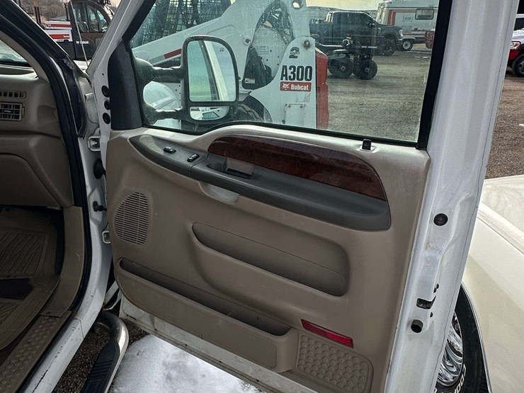 2004-ford-f250-lariat-image-28