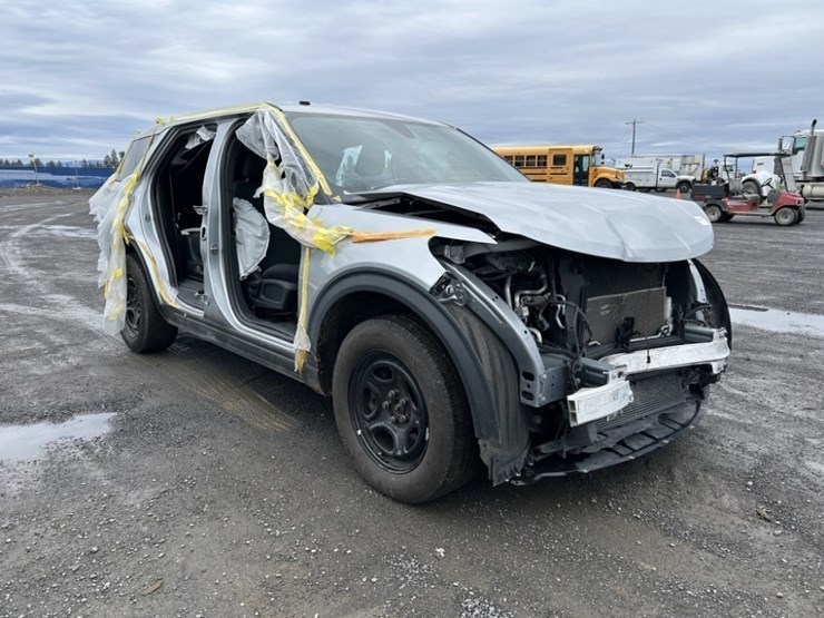 2020-ford-explorer-image-7